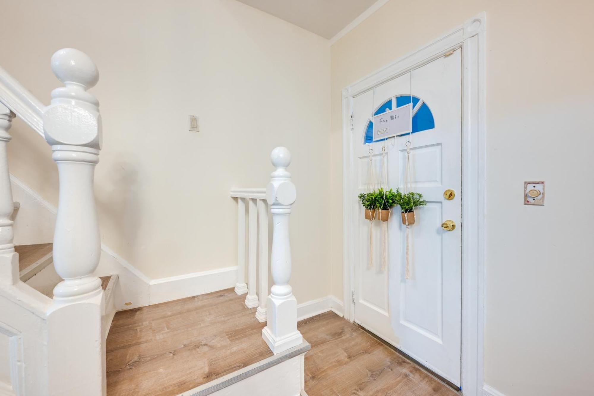 Charming Long Island Home With Fenced Yard! Freeport Eksteriør bilde