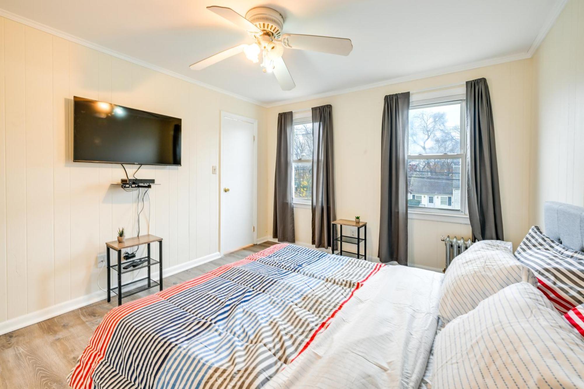 Charming Long Island Home With Fenced Yard! Freeport Eksteriør bilde