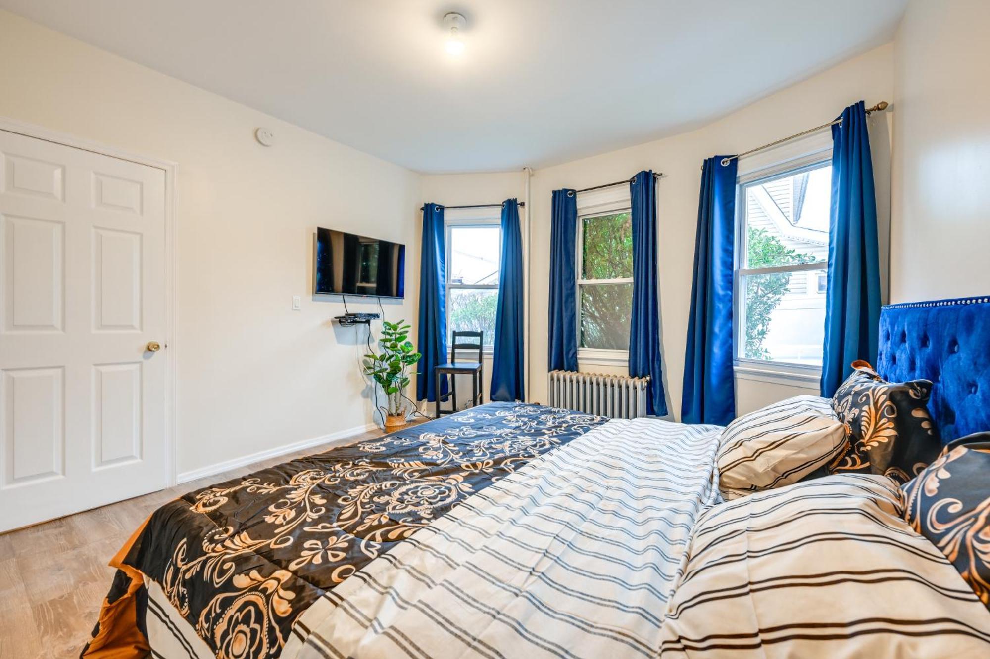 Charming Long Island Home With Fenced Yard! Freeport Eksteriør bilde